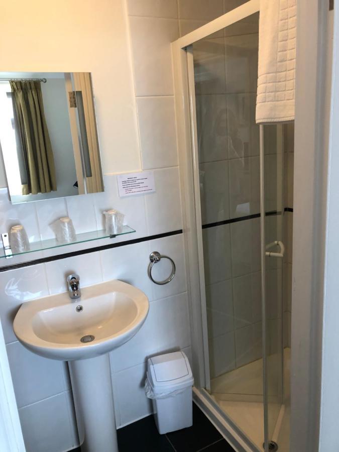 Granby Hotel Грейвсенд Екстериор снимка